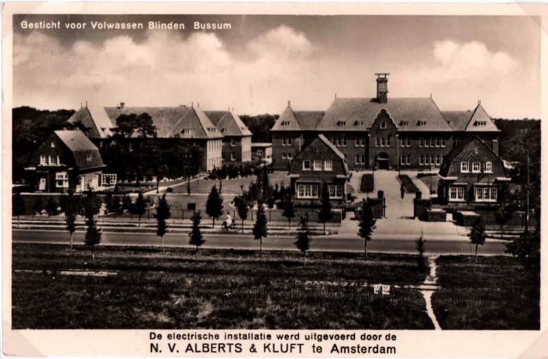Prentbriefkaart met een overzicht van het complex; het poststempel is uit 1932, de opnamedatum is niet vastgesteld.