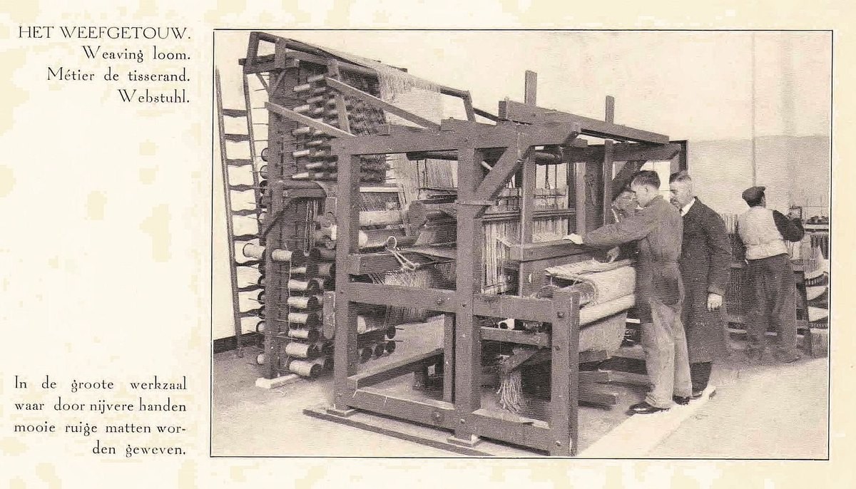 Afbeelding uit de instituutsbrochure (4 van 7).